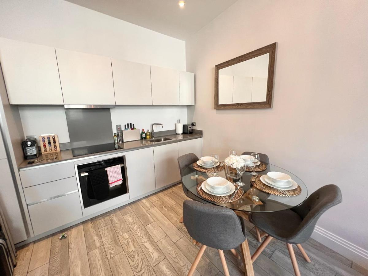 Urban Living'S - Windsor Castle Luxury Apartments Bagian luar foto